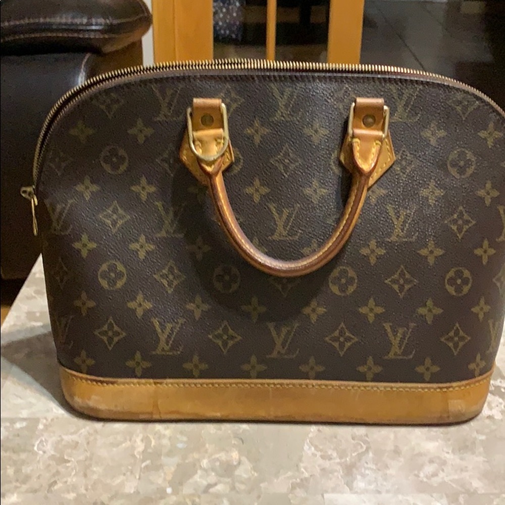 Authentic Alma Louis Vuitton Bag